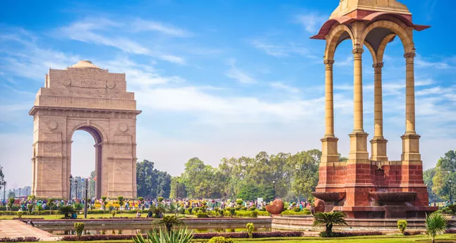 Blick auf den Triumphbogen in Neu-Delhi