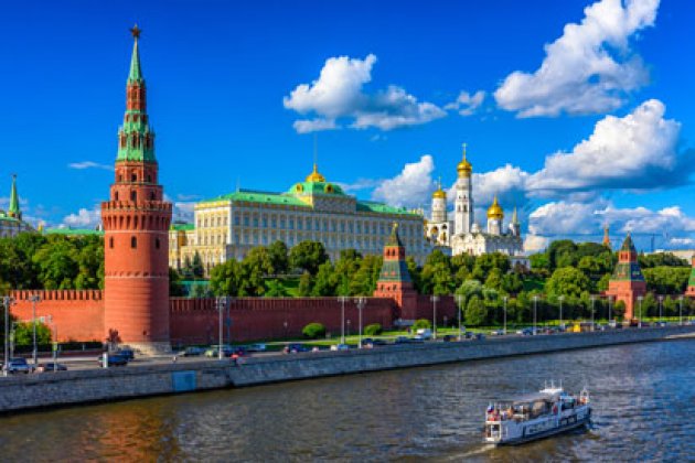 Blick auf den Moskauer Kreml samt Rüstkammer