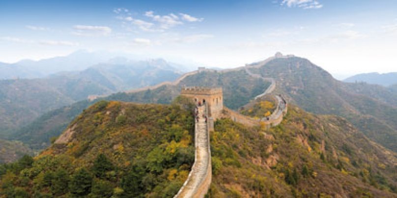 Chinesische Mauer bei Bahnreise entdecken