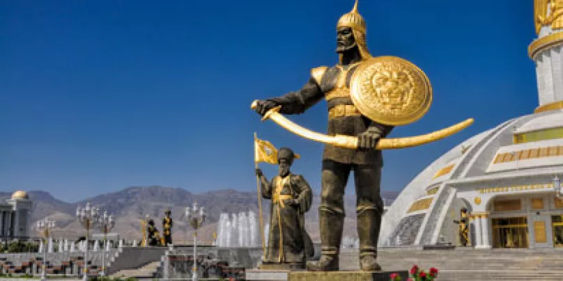 Turkmenistan bei Bahnreise besuchen