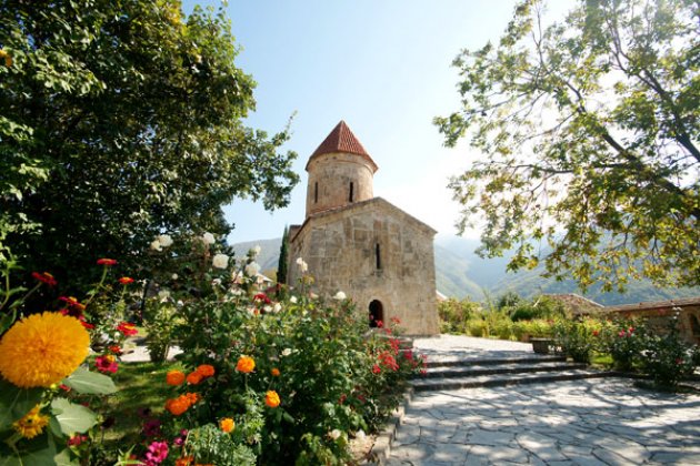 Kirche im Bergdorf Kish