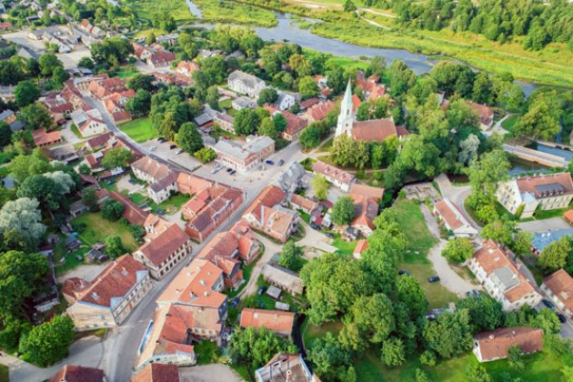 Blick auf die Stadt Kuldiga von oben