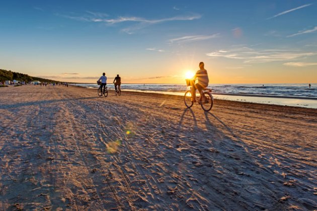 Sonnenuntergang am Strand von Jurmala