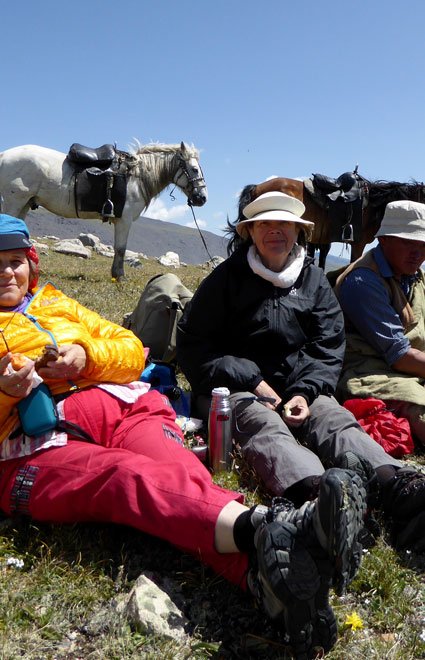 Reisende im Nationalpark Reisende im Nationalpark der Mongolei