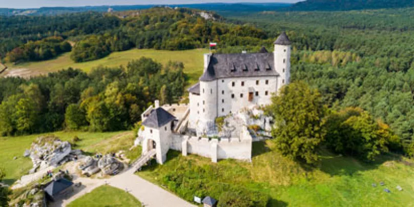 Schloss Bobolice aus der Vogelperspektive