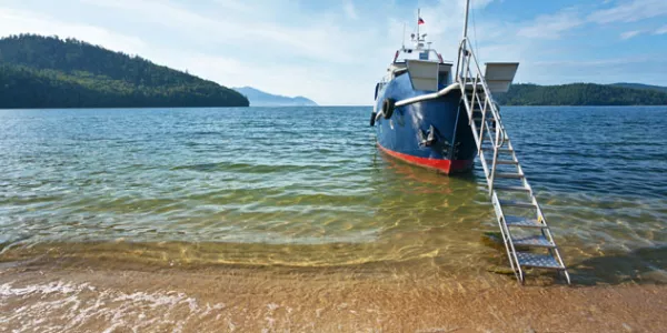 Bootstour auf dem Baikalsee in den Sommermonaten