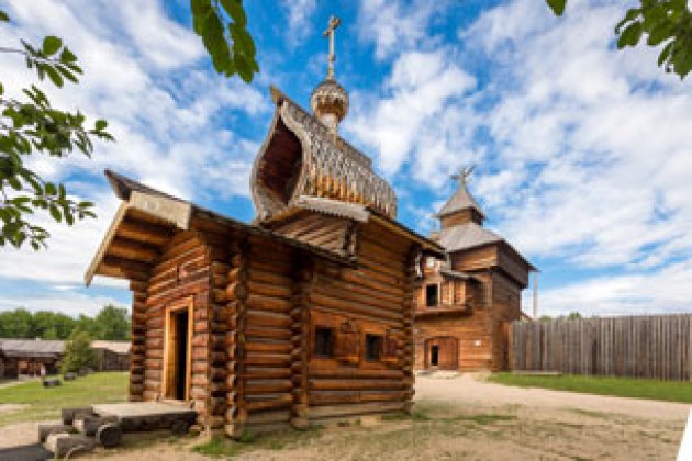 Holzhäuser im Freilichtmuseum Taltsy