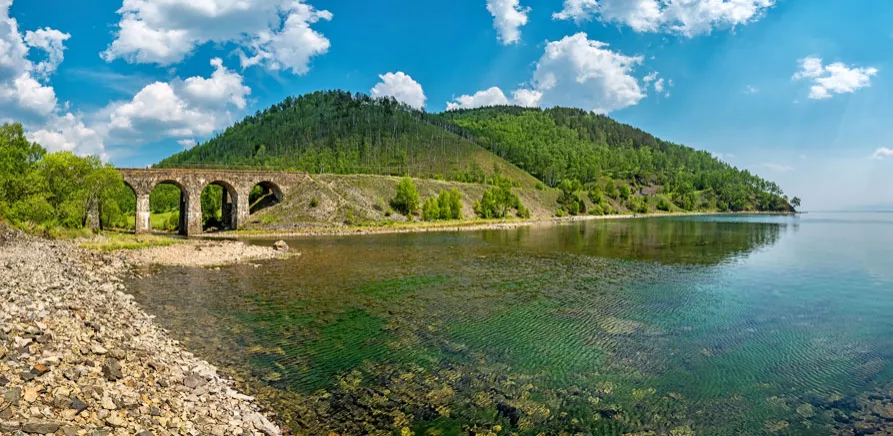 Transsibirische Magistrale entlang des Baikalsees