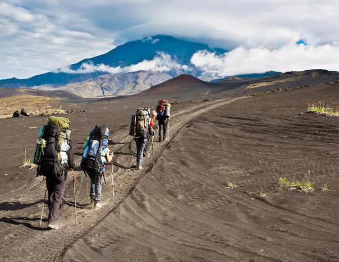 Wandern durch die Vulkanlandschaft von Kamtschatka