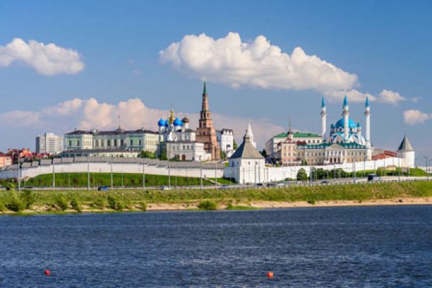 Blick auf den weißen Kasaner Kreml