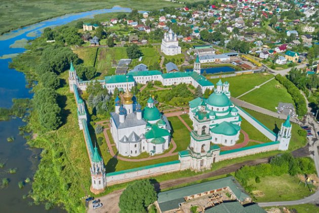 Blick von oben auf die Klosteranlage von Jaroslawl